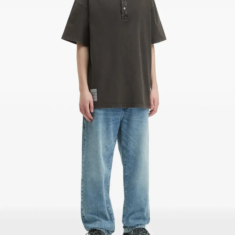 Футболка оверсайз с пуговицами