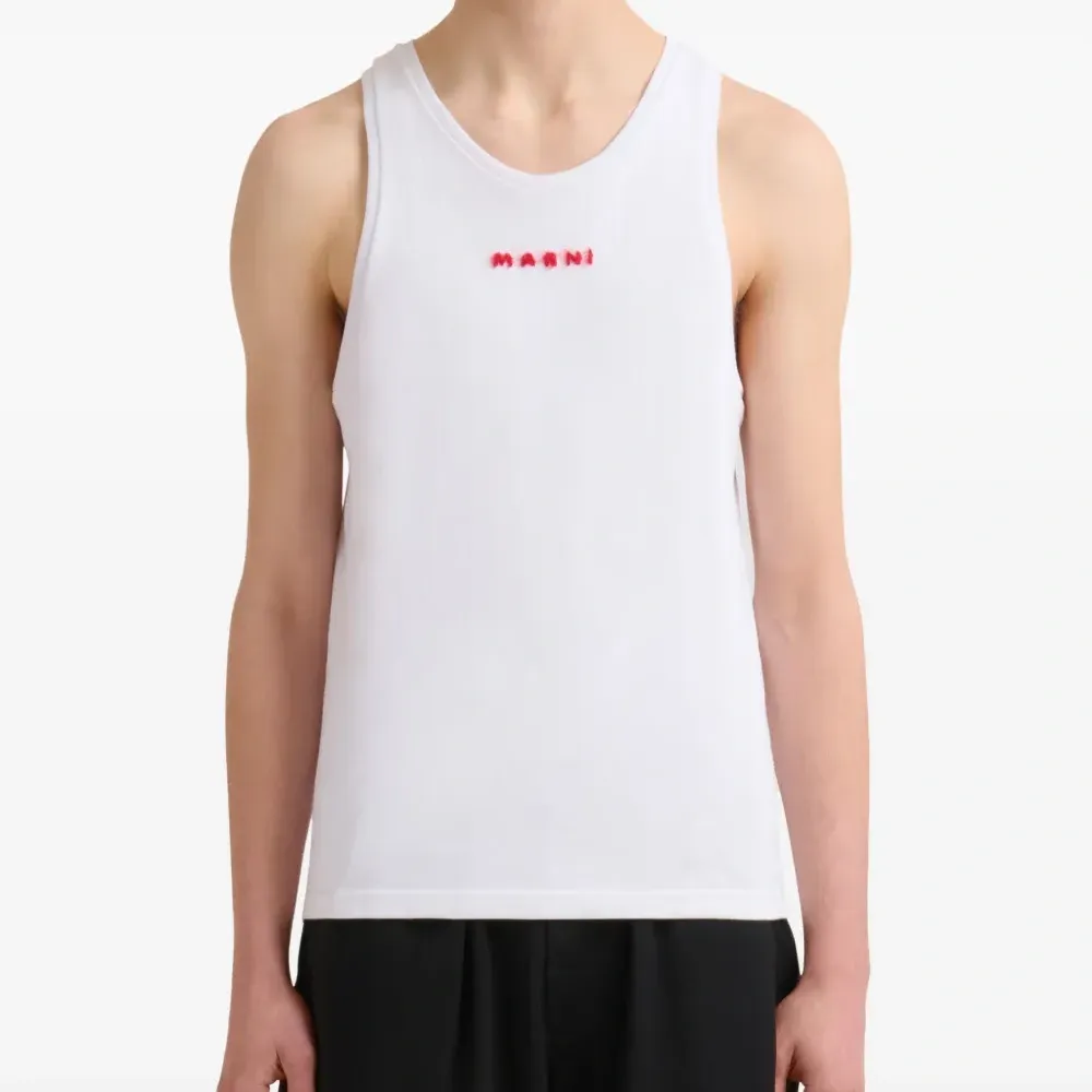 Топ с вышитым логотипом