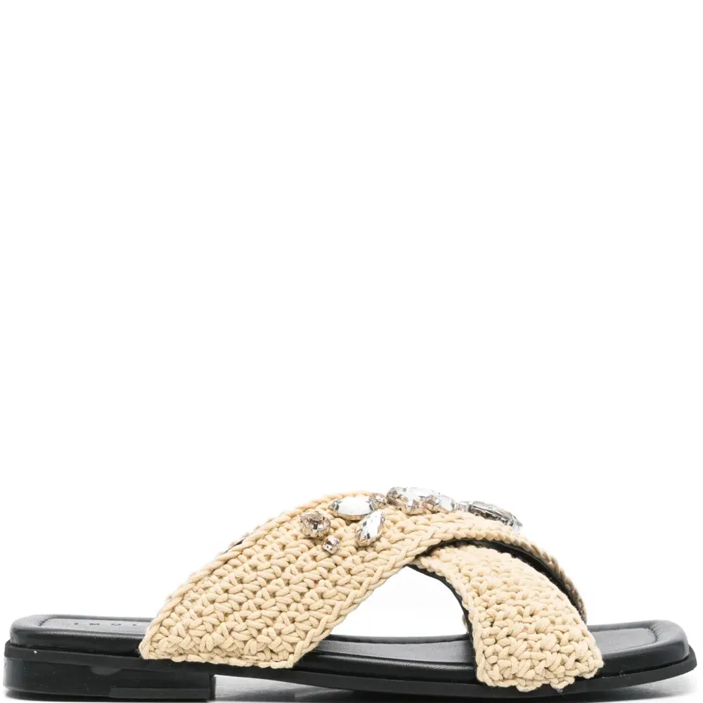 Шлепанцы с перекрестными ремешками Шлепанцы с перекрестными ремешками