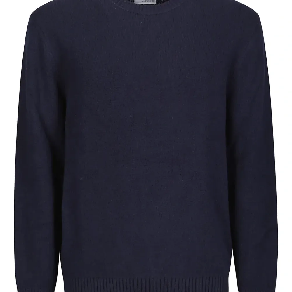 Свитер с круглым вырезом