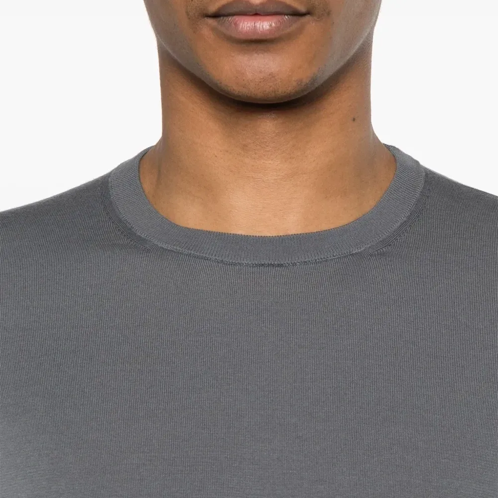 Футболка с круглым вырезом