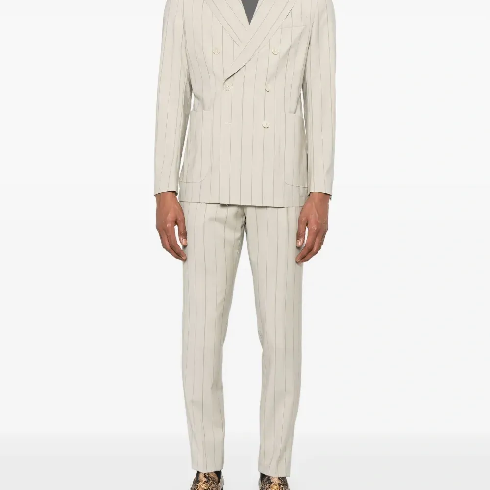 Футболка с круглым вырезом