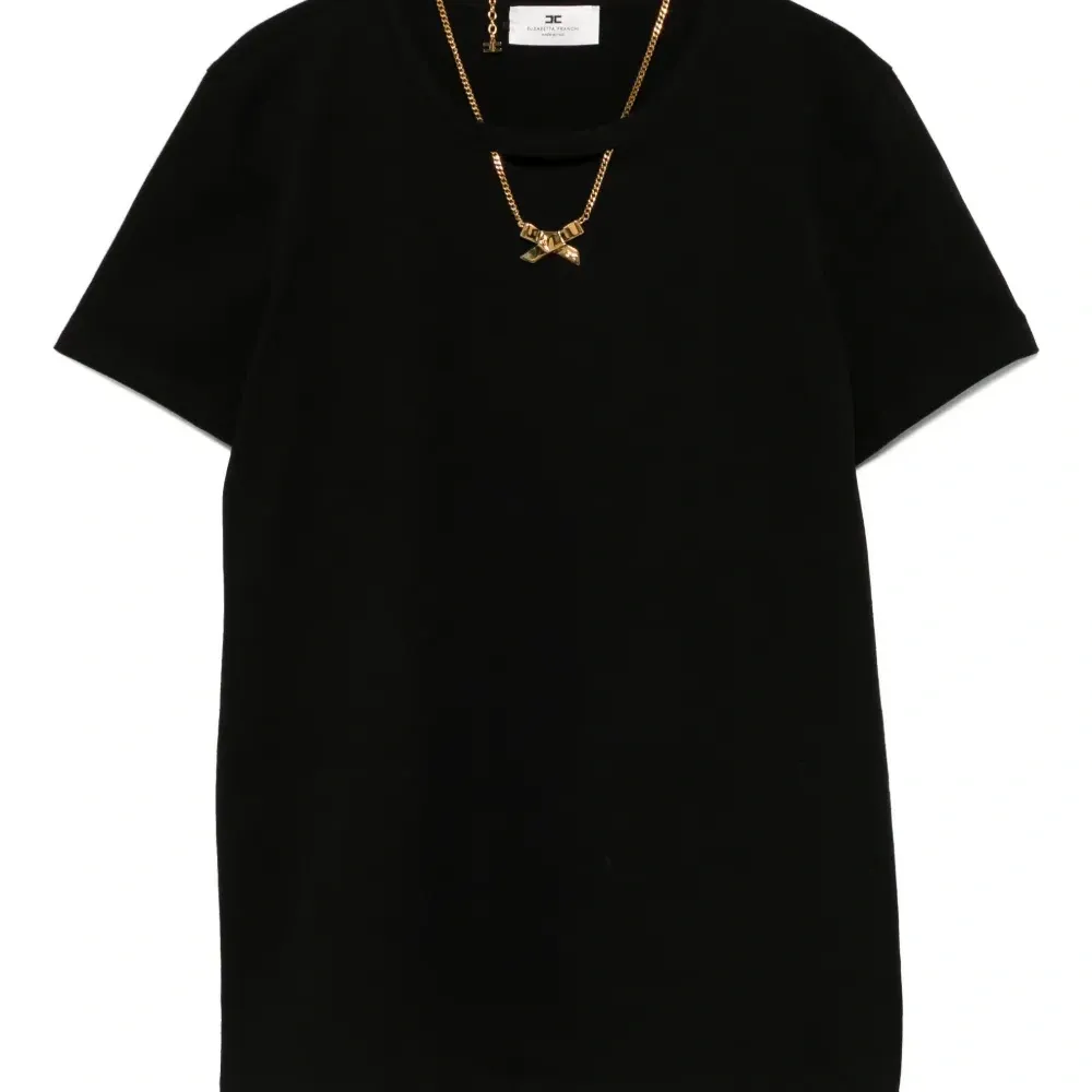 Декорированная футболка