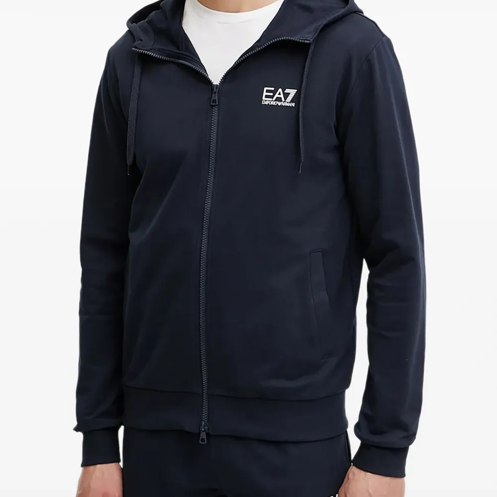 Спортивный костюм на молнии с логотипом