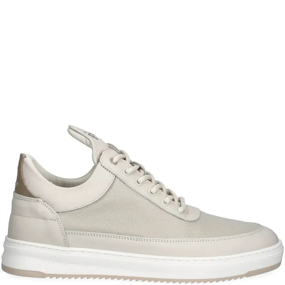 Высокие кроссовки