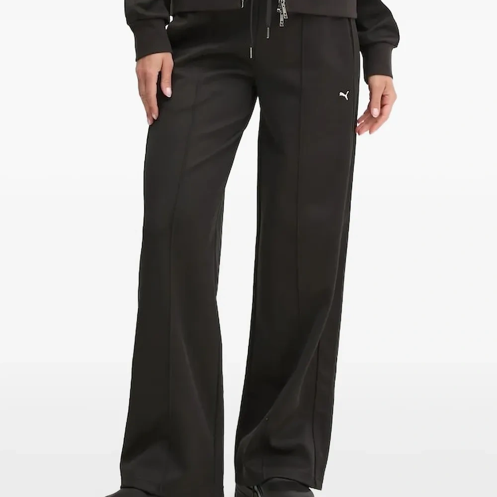 Спортивные брюки с вышитым логотипом