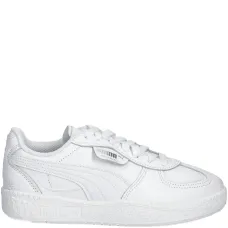 Кроссовки на шнуровке