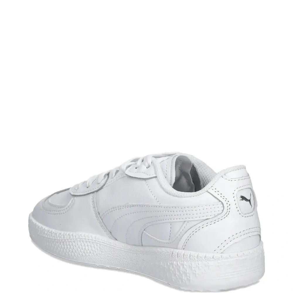 Кроссовки на шнуровке