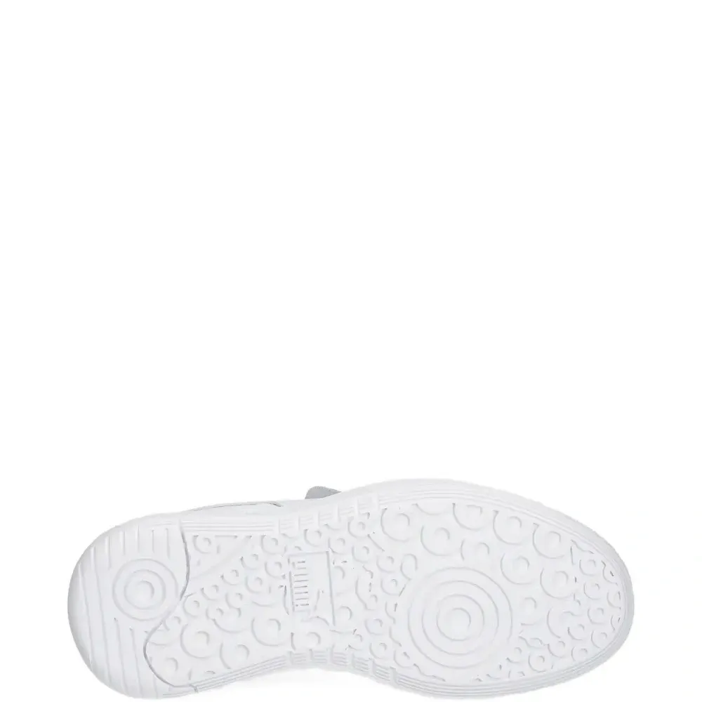 Кроссовки на шнуровке