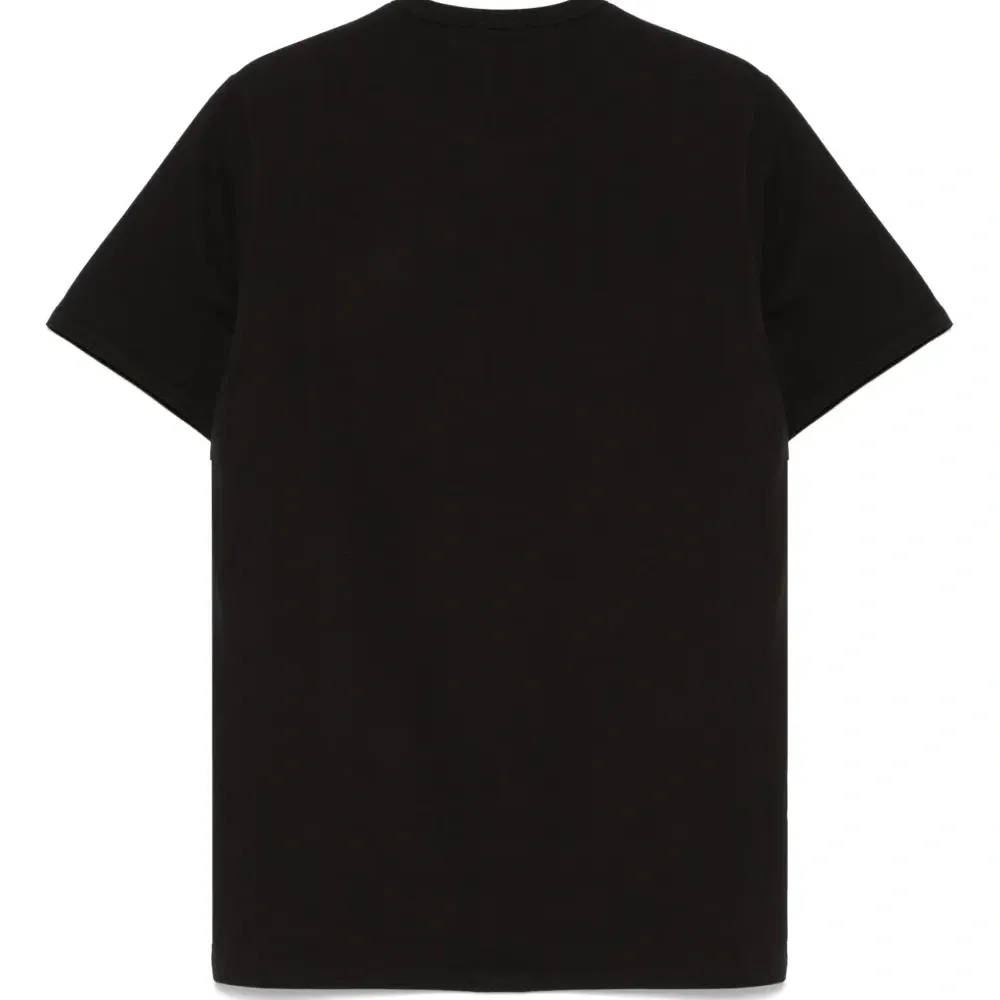 Футболка с нашивкой-логотипом