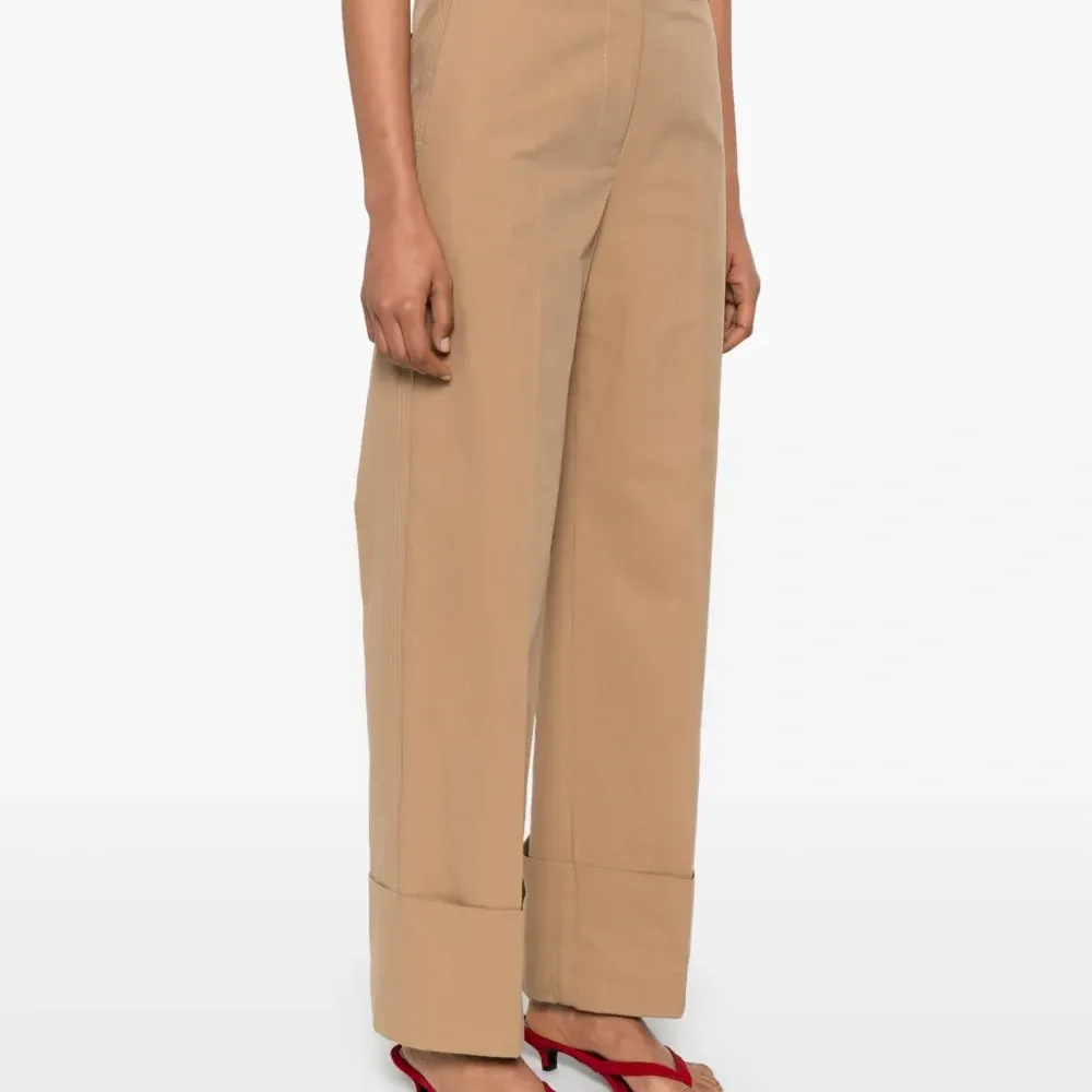 Брюки с подворотами