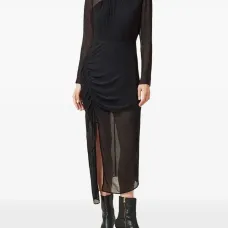 Платье с разрезом и складками