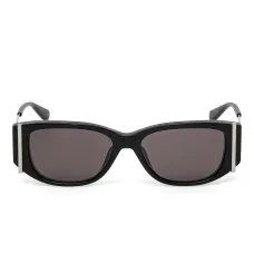 Солнцезащитные очки в геометричной оправе