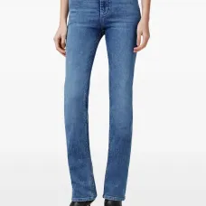 Прямые джинсы