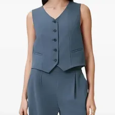 Жилет на пуговицах