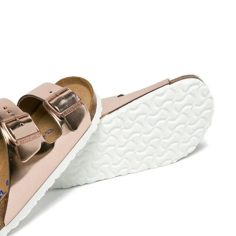 Сандалии с пряжками и эффектом металлик