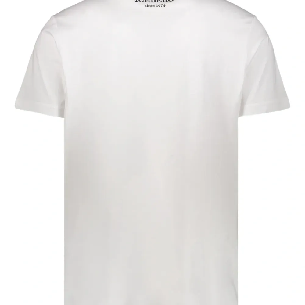 Футболка с круглым вырезом Футболка с круглым вырезом