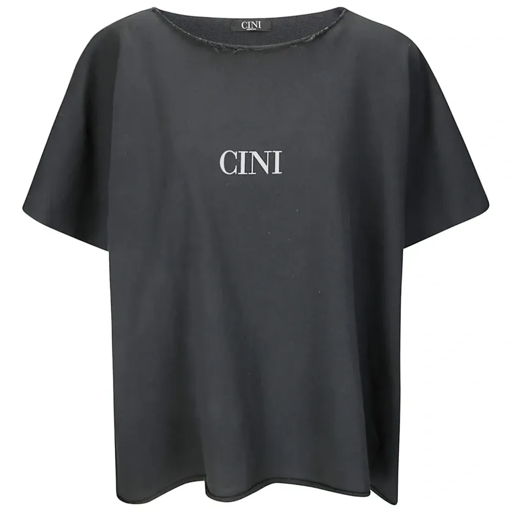 Футболка с логотипом