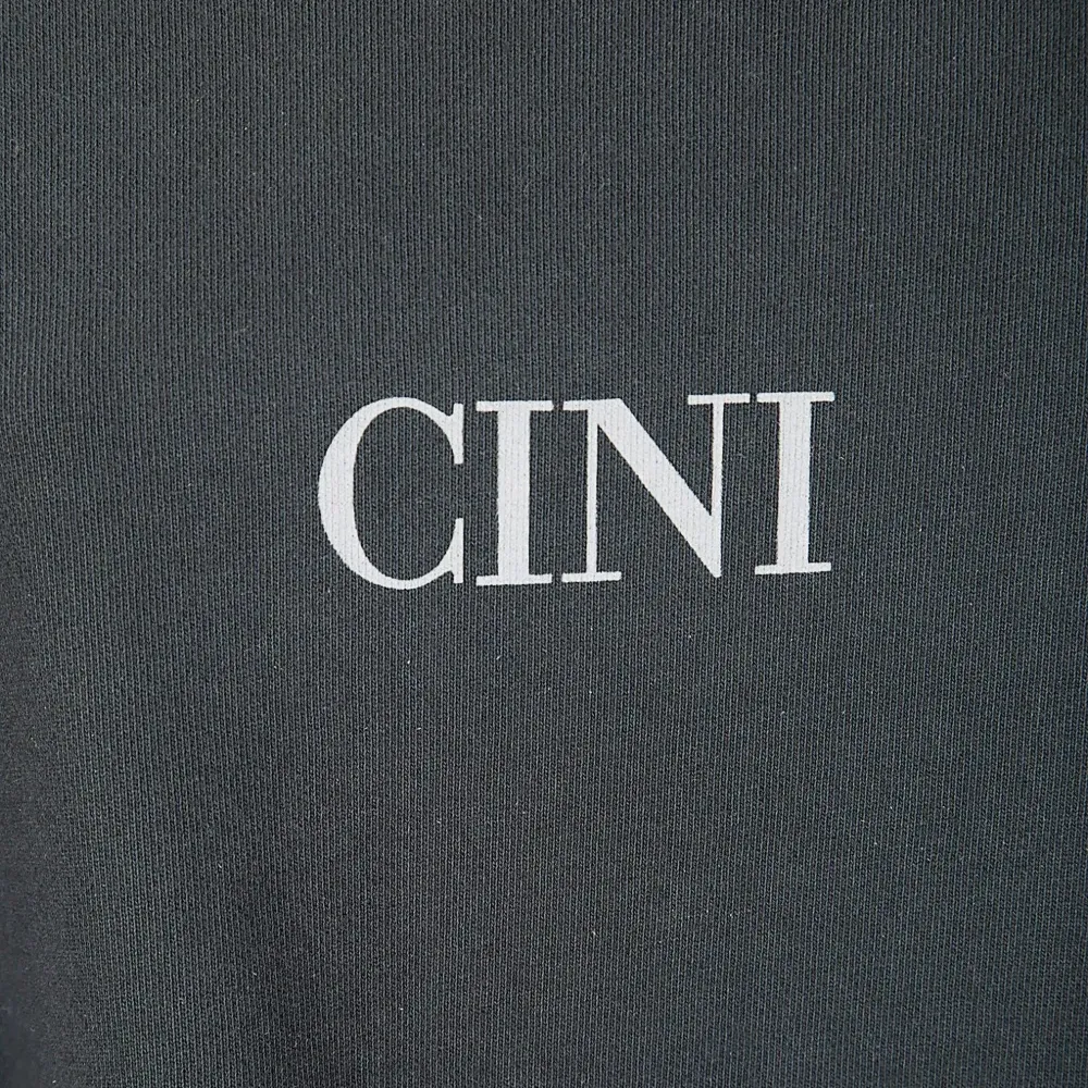 Футболка с логотипом