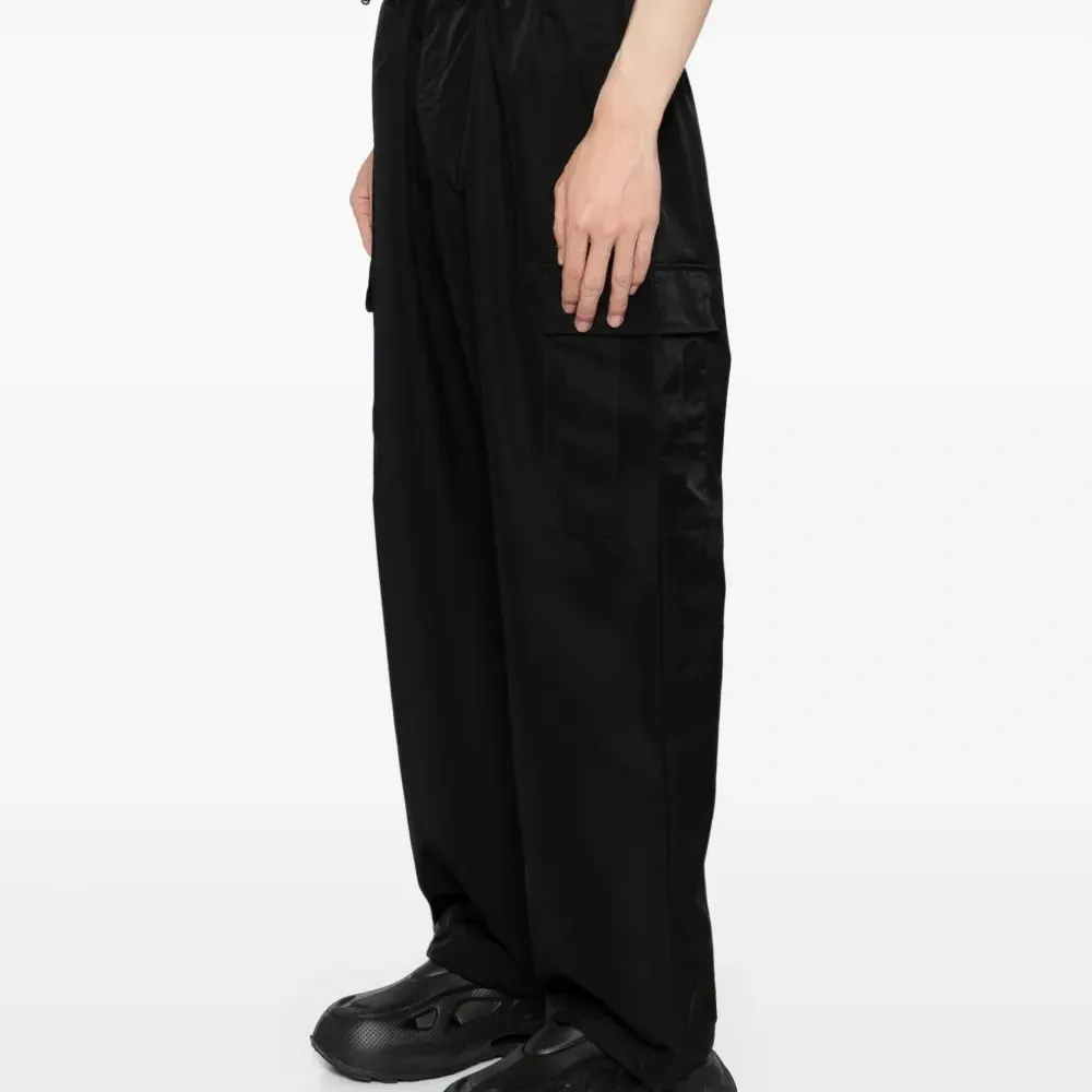 Брюки карго с нашивкой-логотипом