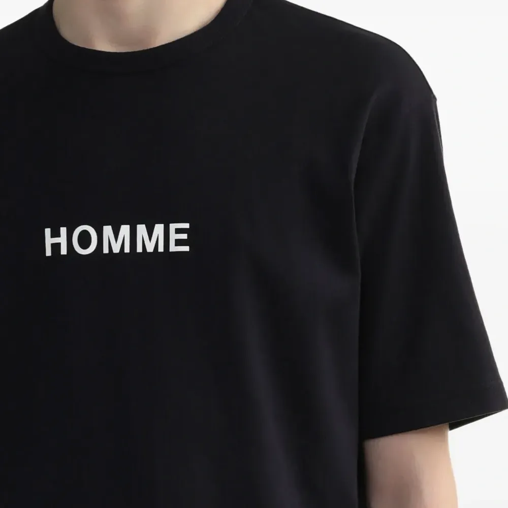 Футболка с круглым вырезом