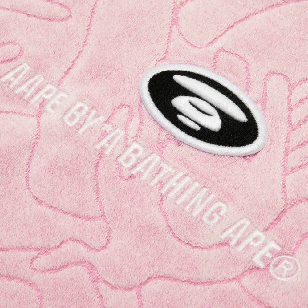 Футболка с вышитым логотипом Футболка с вышитым логотипом