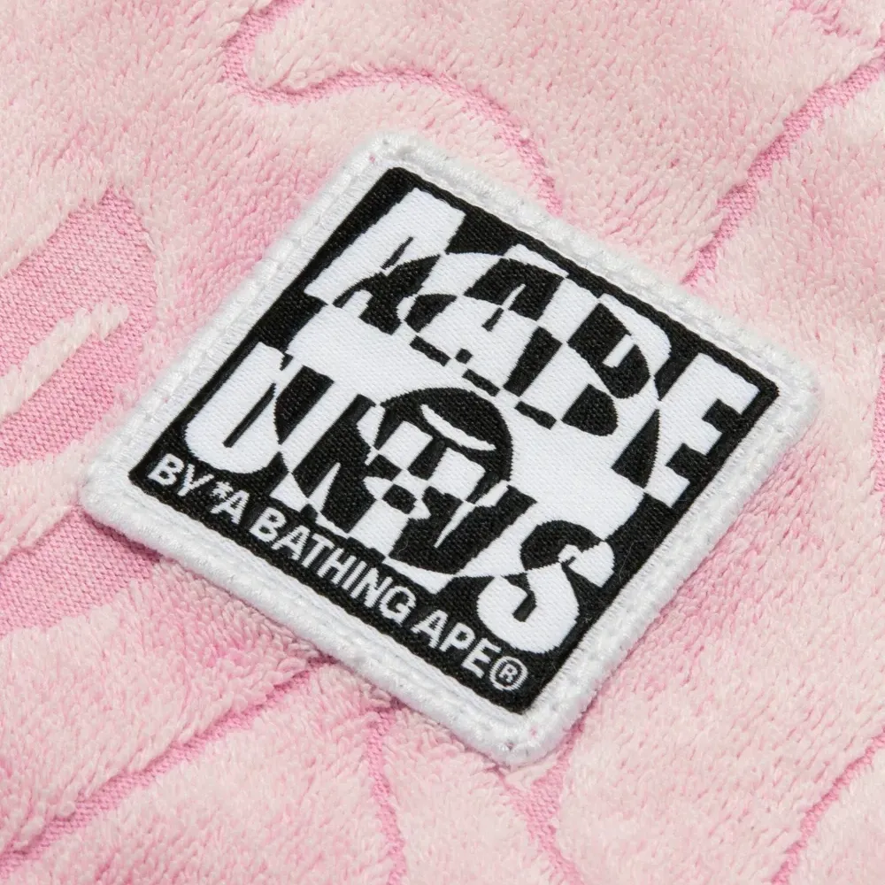 Футболка с вышитым логотипом Футболка с вышитым логотипом