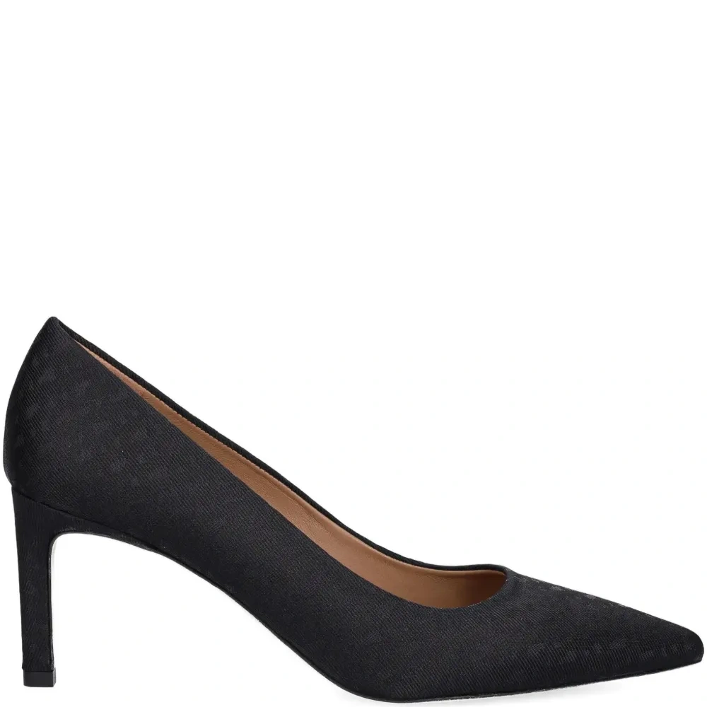 Туфли на каблуке с заостренным носком