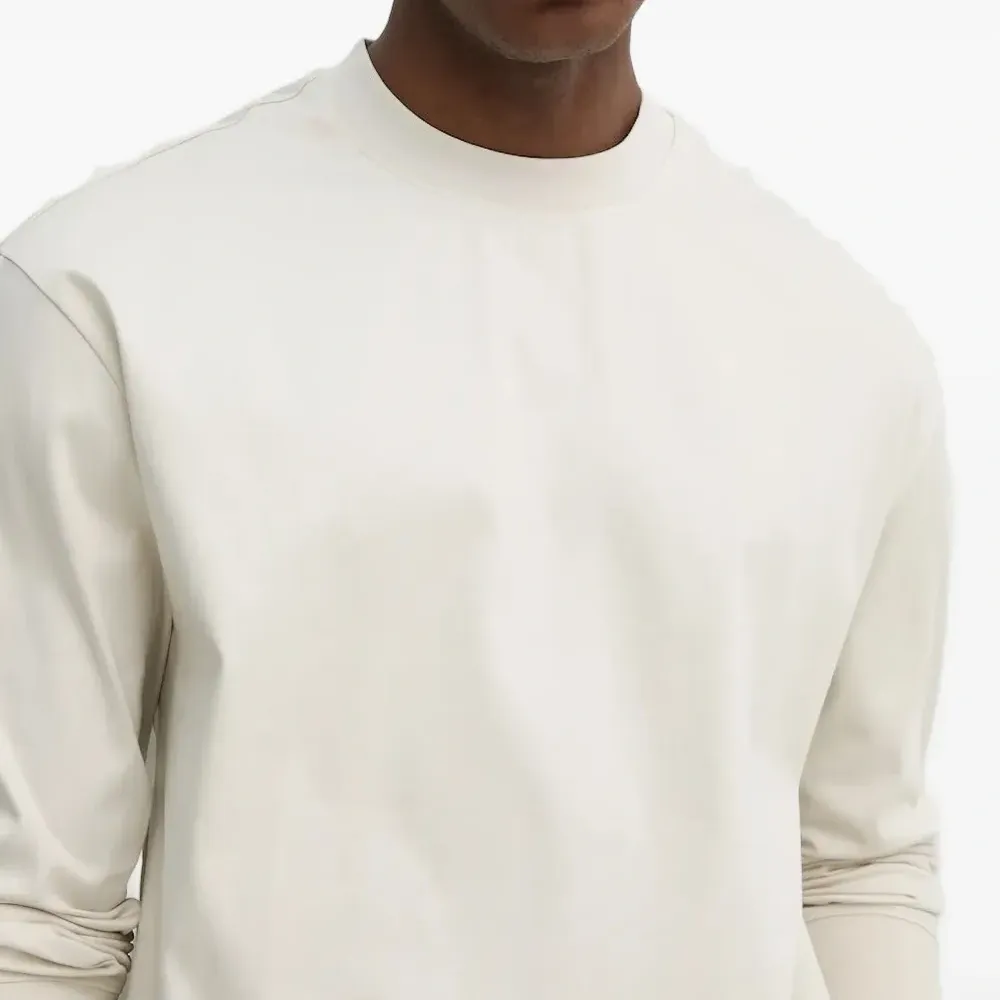 Футболка с длинными рукавами