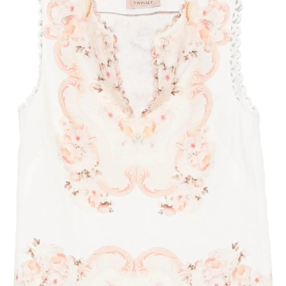 Топ с цветочным принтом Топ с цветочным принтом