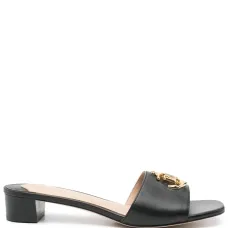 Босоножки с пряжкой Босоножки с пряжкой