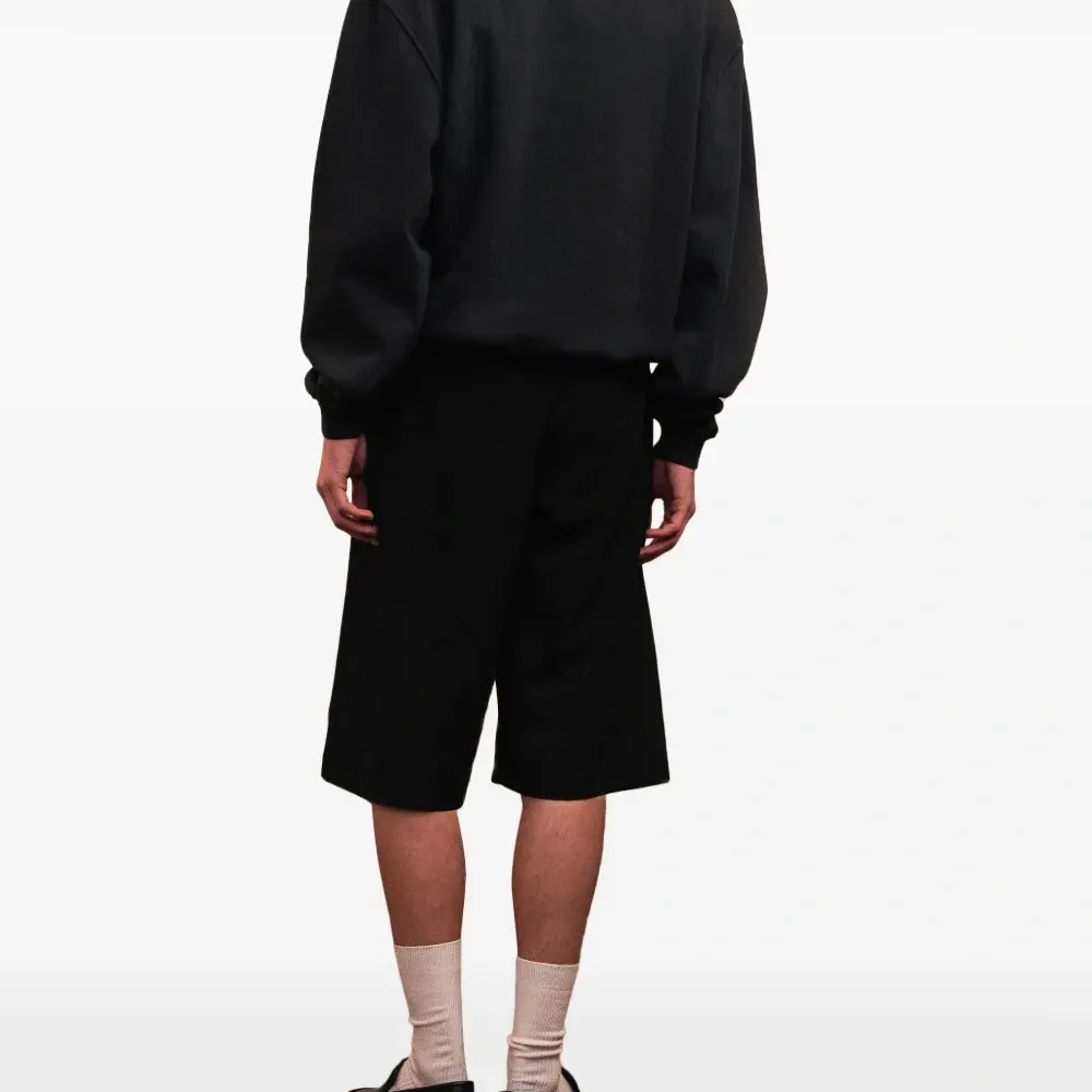 Шорты строгого кроя