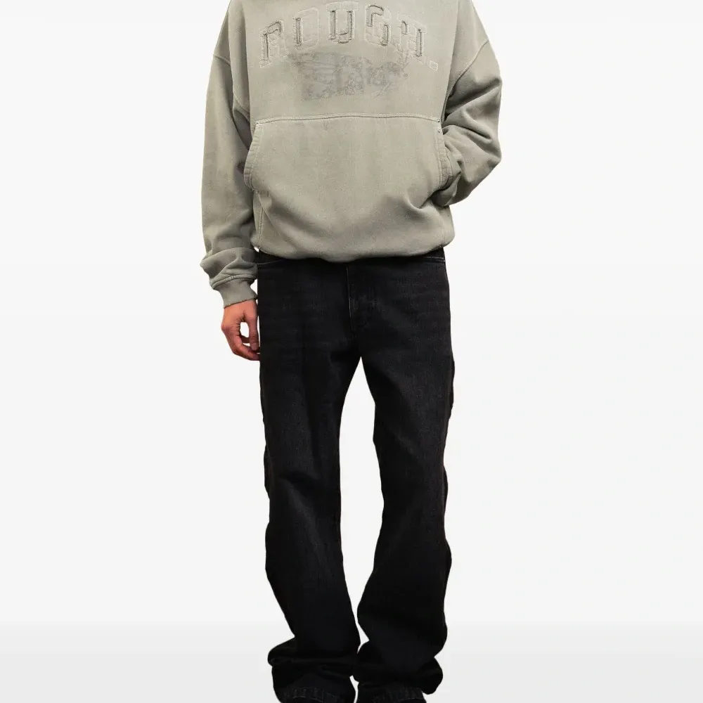 Толстовка с капюшоном и логотипом