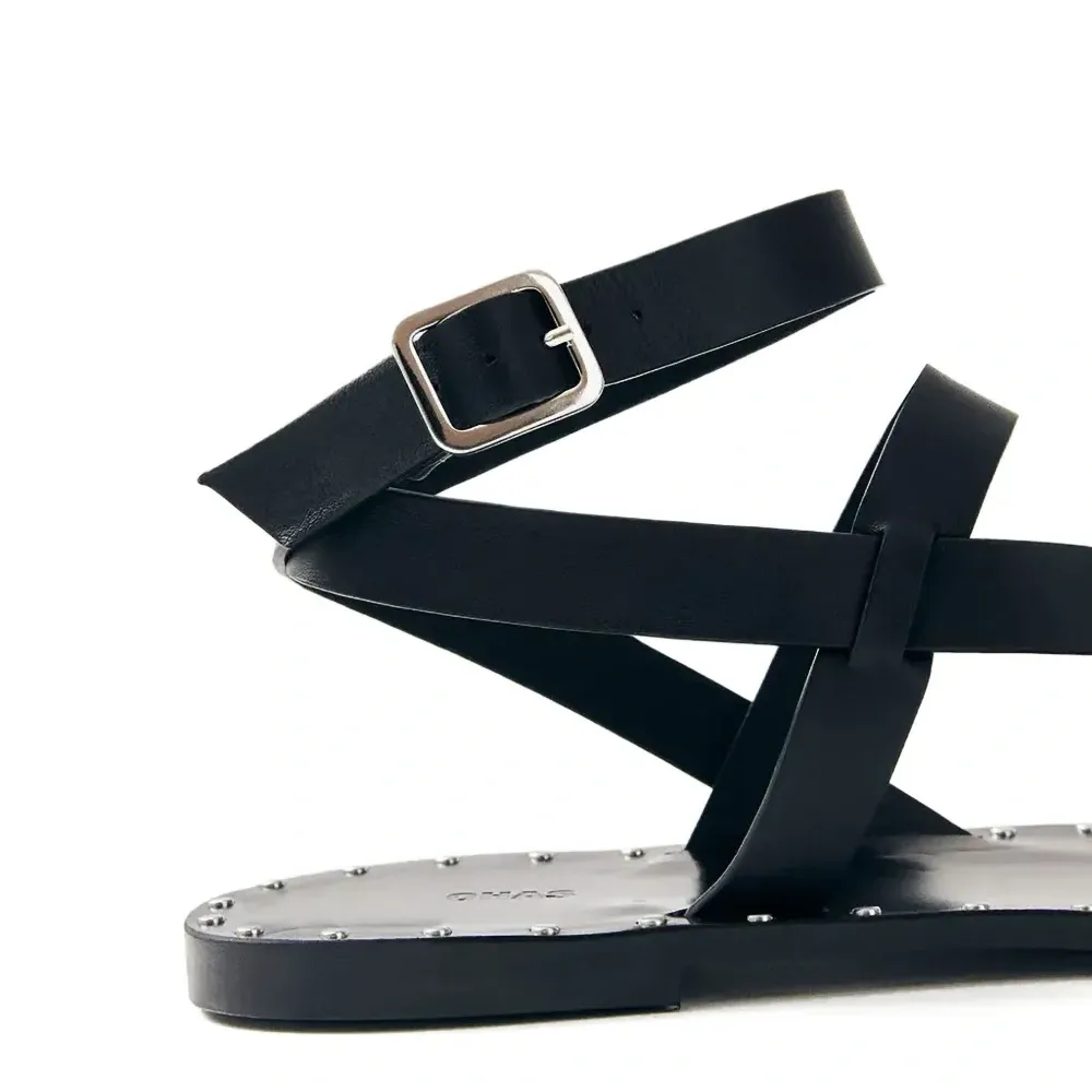 Сандалии с ремешками Сандалии с ремешками