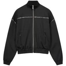 Спортивная куртка с заклепками