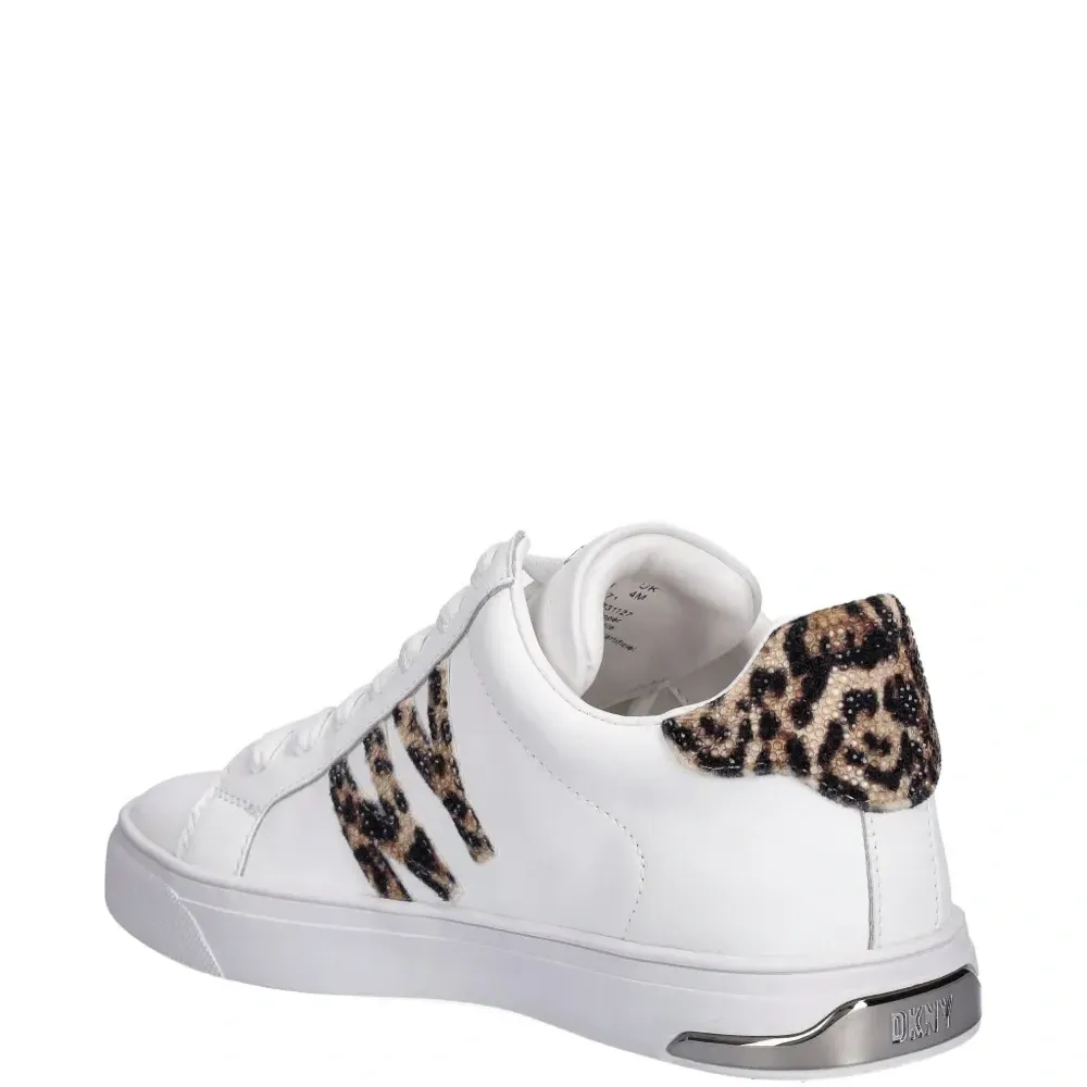 Кеды с нашивкой-логотипом