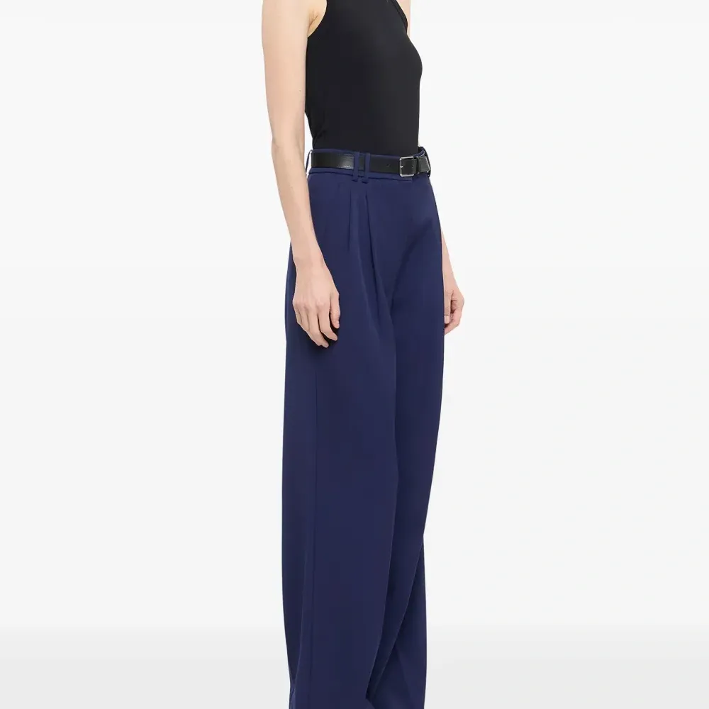 Топ без рукавов