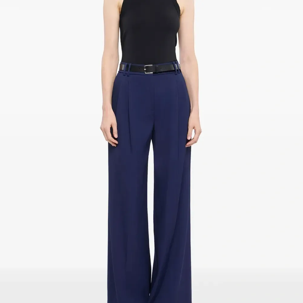 Топ без рукавов