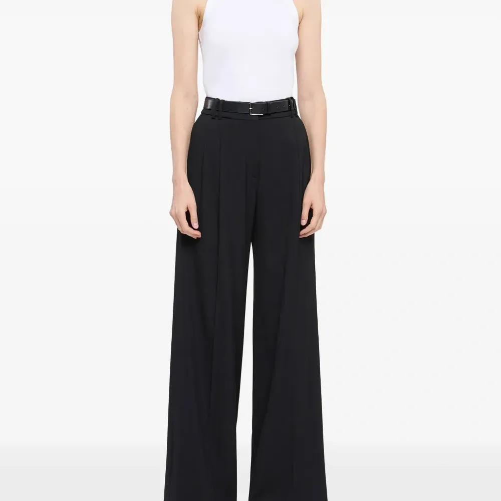 Топ без рукавов