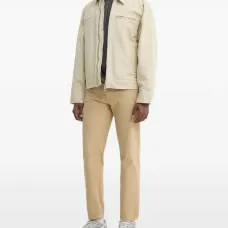 Джинсы с нашивкой