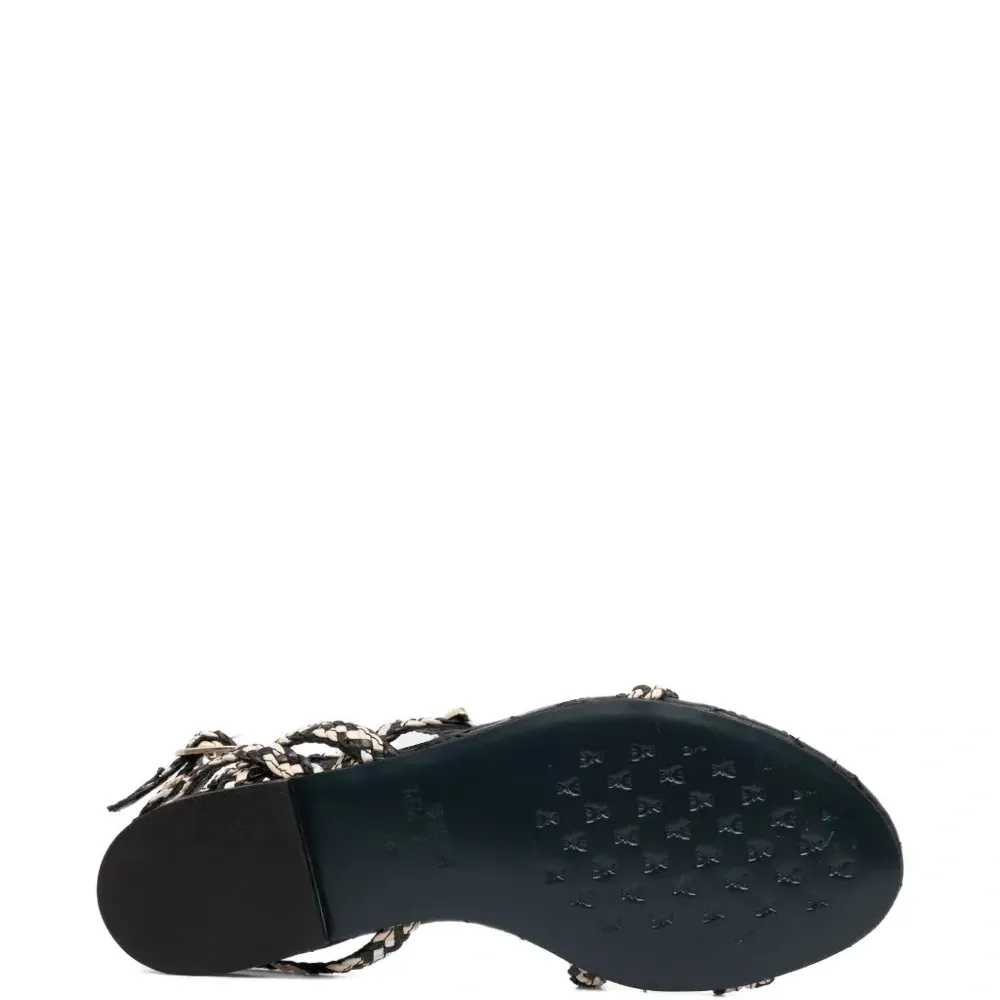 Сандалии с плетеными ремешками