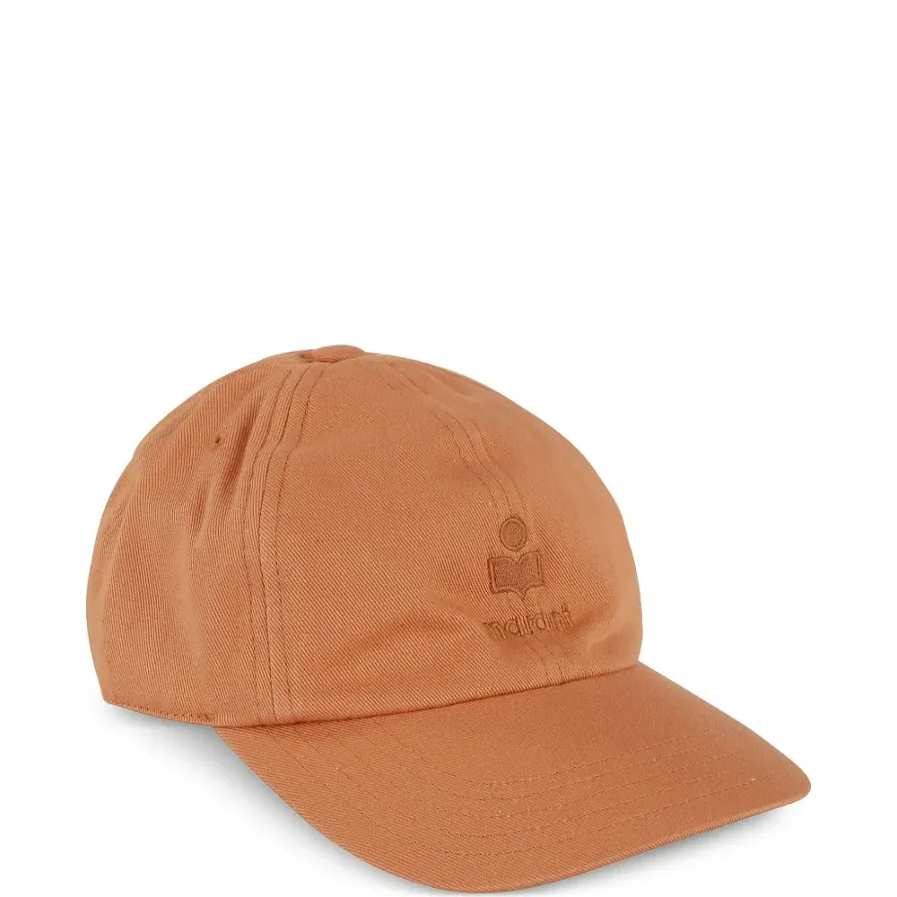 Кепка с вышитым логотипом