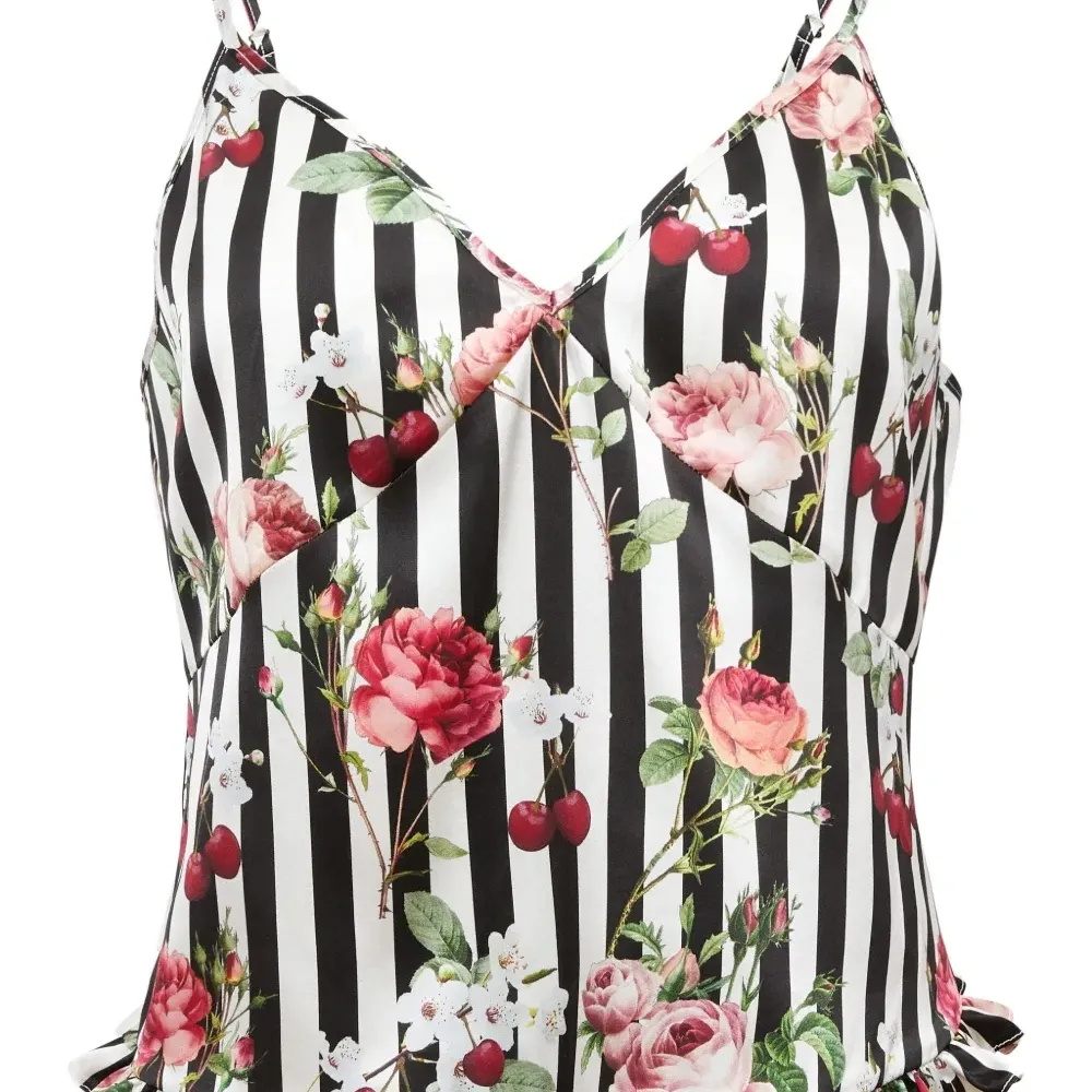 топ с оборками и принтом