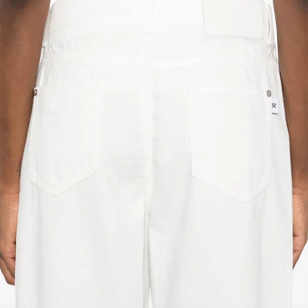 Джинсы с нашивкой-логотипом Джинсы с нашивкой-логотипом