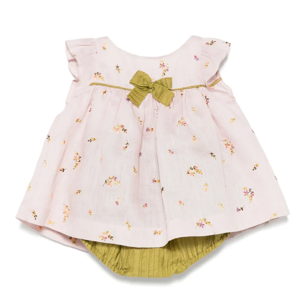 Платье с цветочной вышивкой