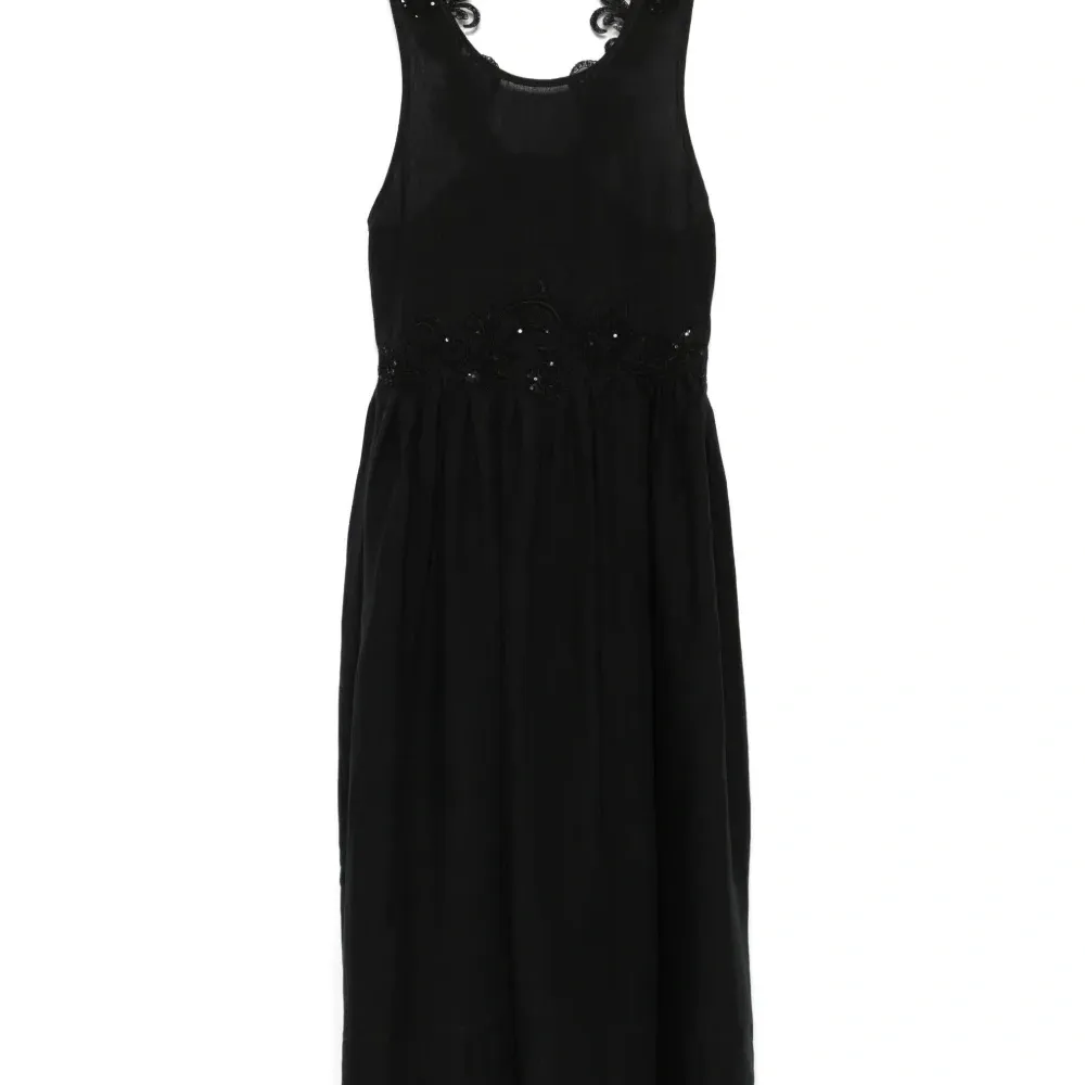 Платье миди с вышивкой