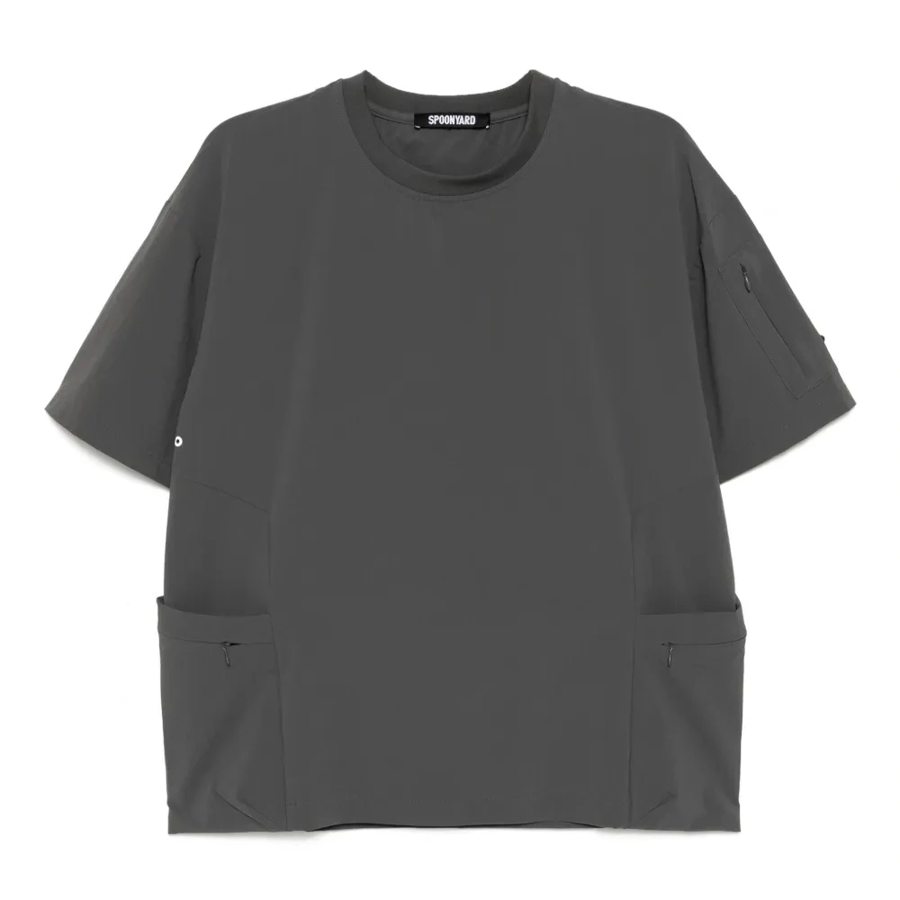 Футболка с карманами на молнии