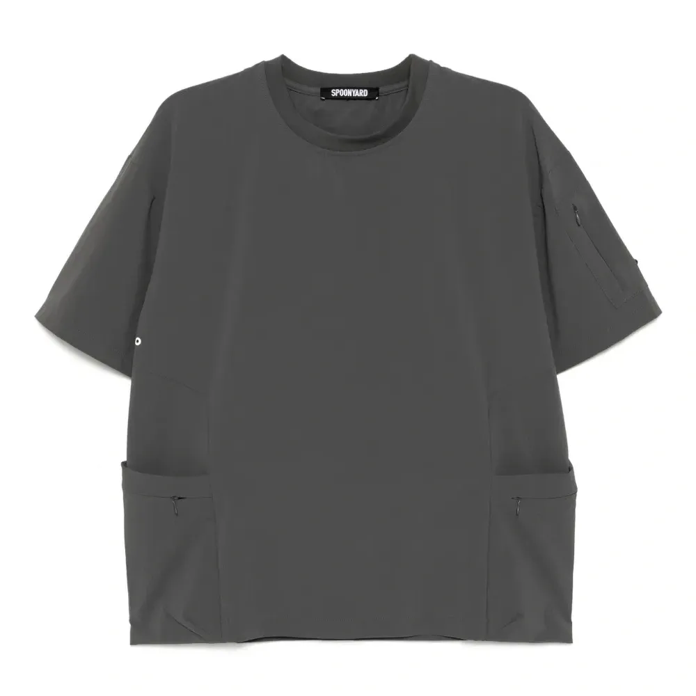 Футболка с карманами на молнии