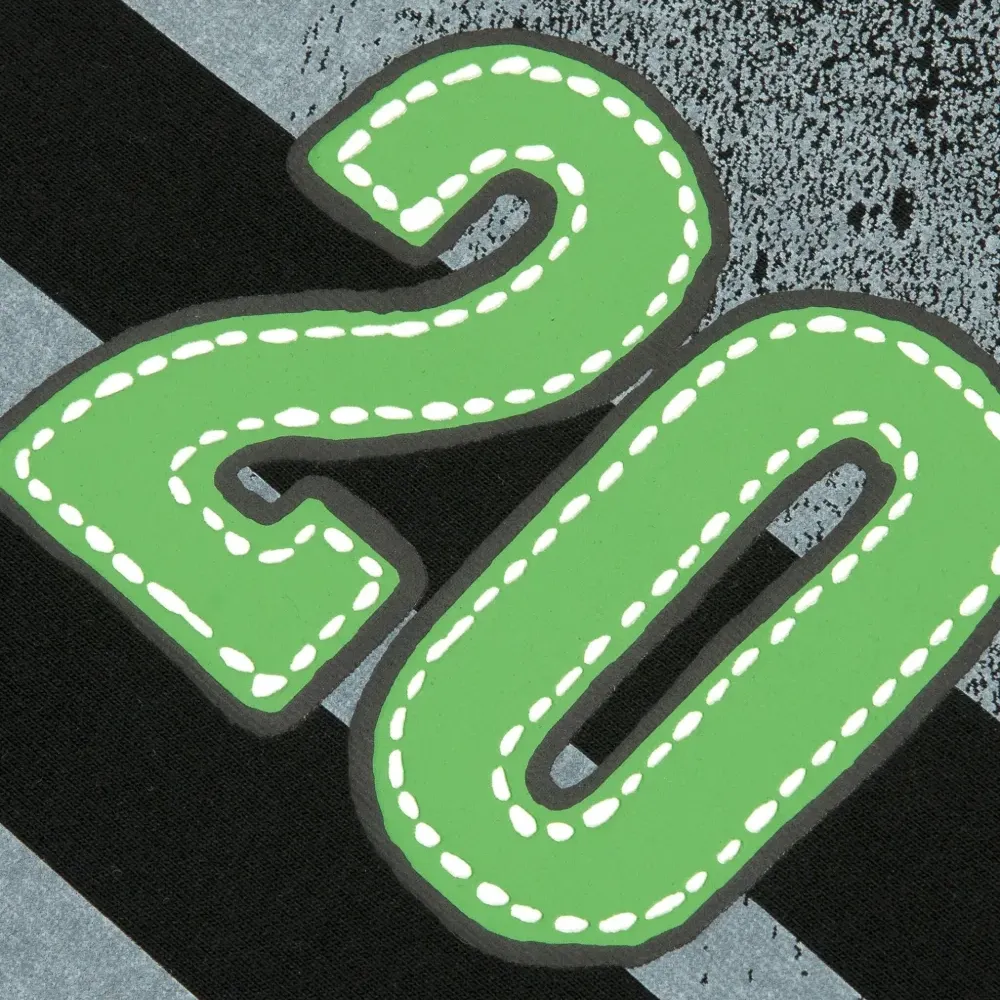 Футболка с логотипом