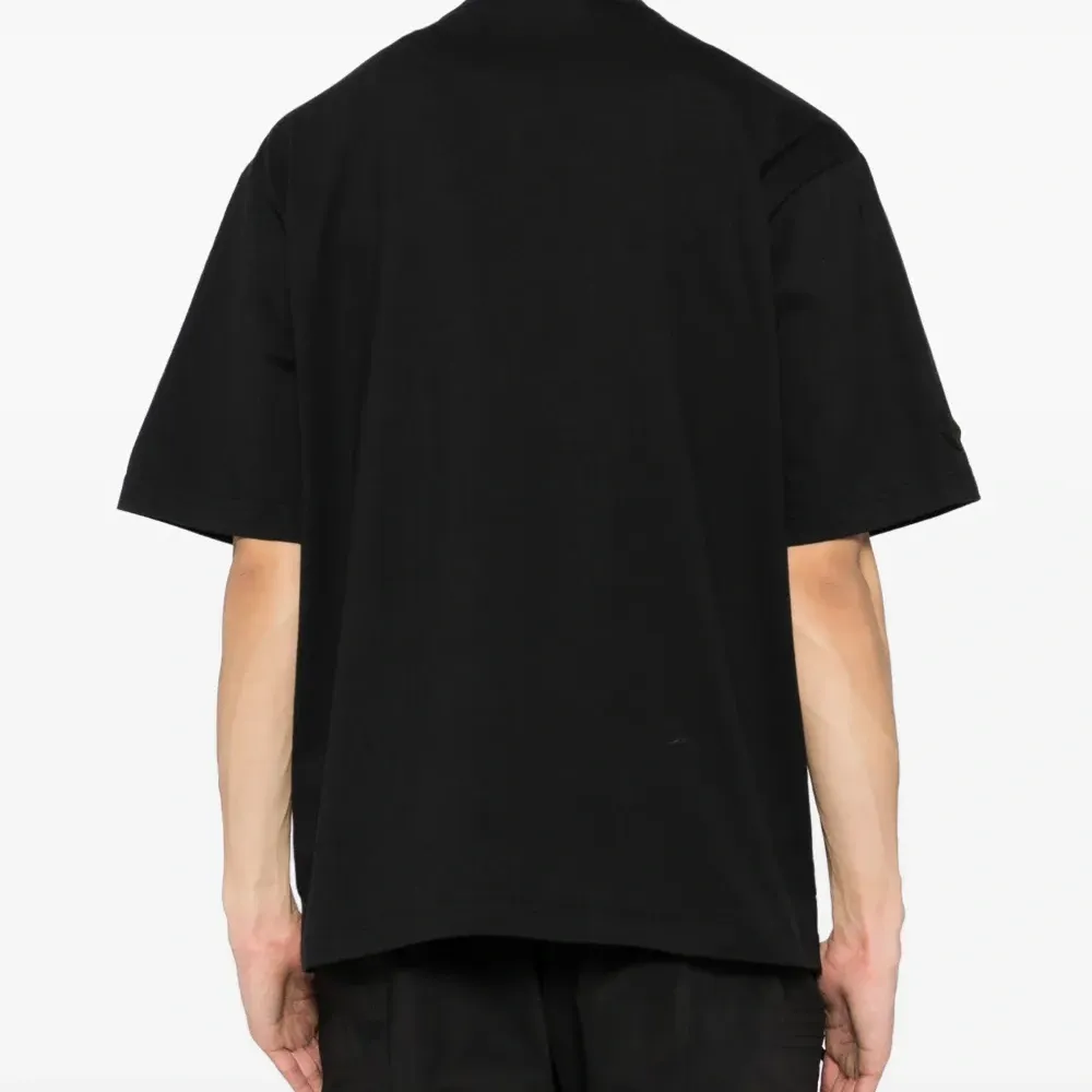 Футболка с карманом